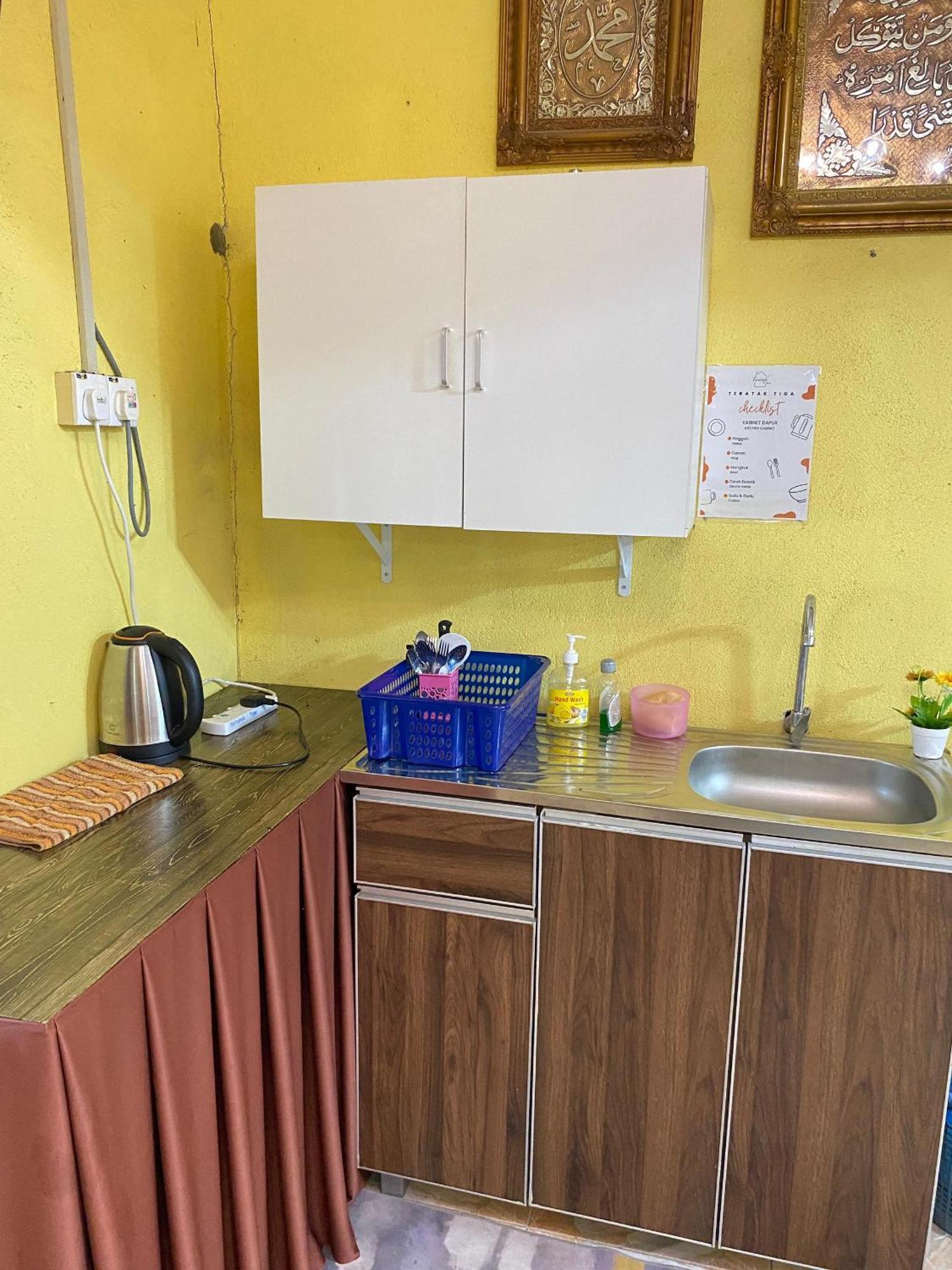 Teratak Tiga Homestay Padang Besar Kaki Bukit Екстериор снимка